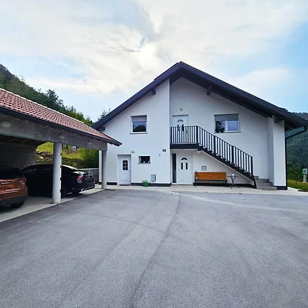 Apartma Forest Hill