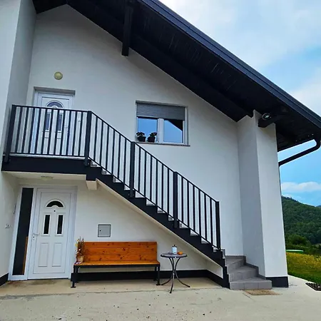 Forest Hill Apartma Grize